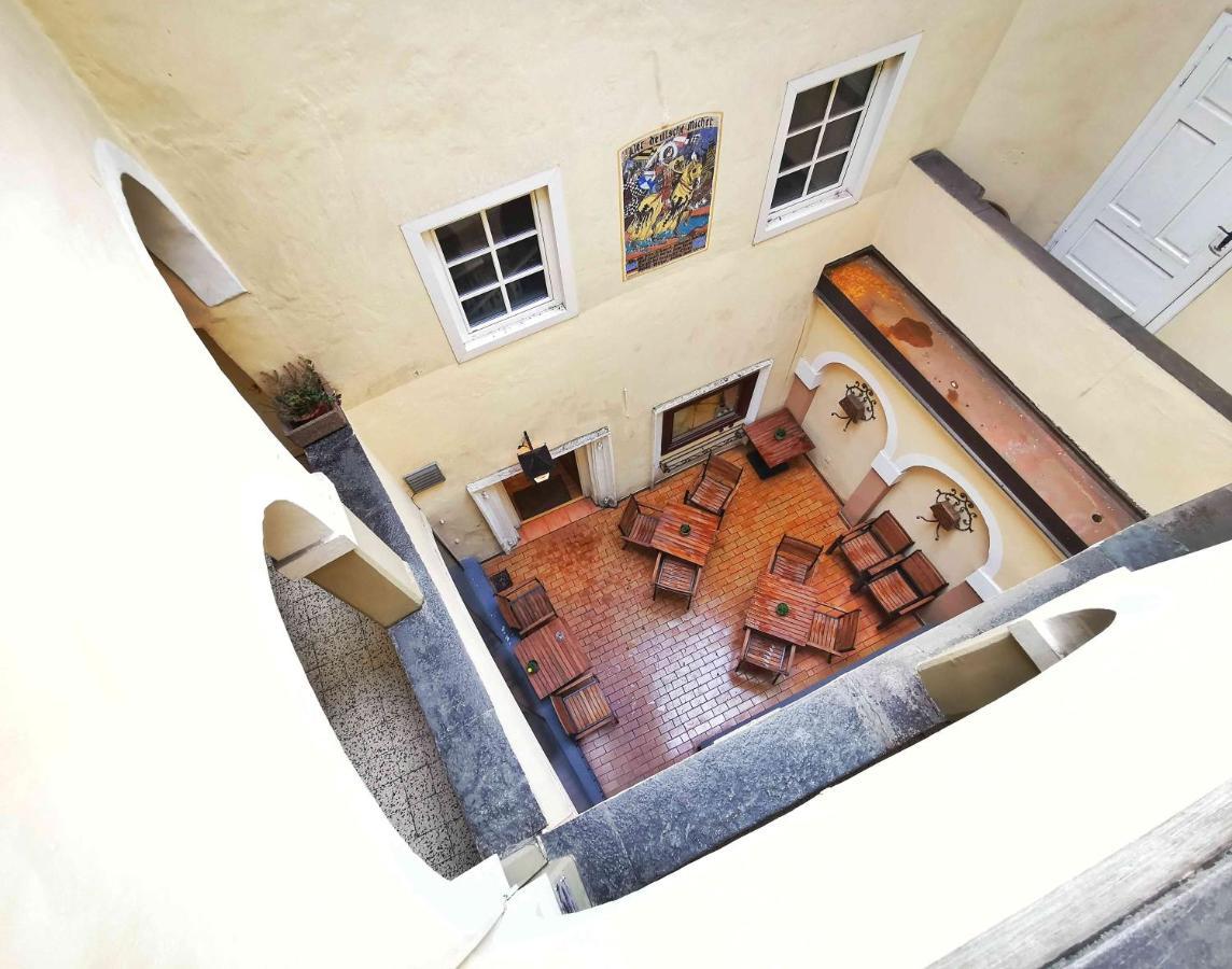 Ferienwohnung Himmelberg 80M2 In Der Altstadt Und Toll Fuer Familien Klagenfurt am Woerthersee ภายนอก รูปภาพ