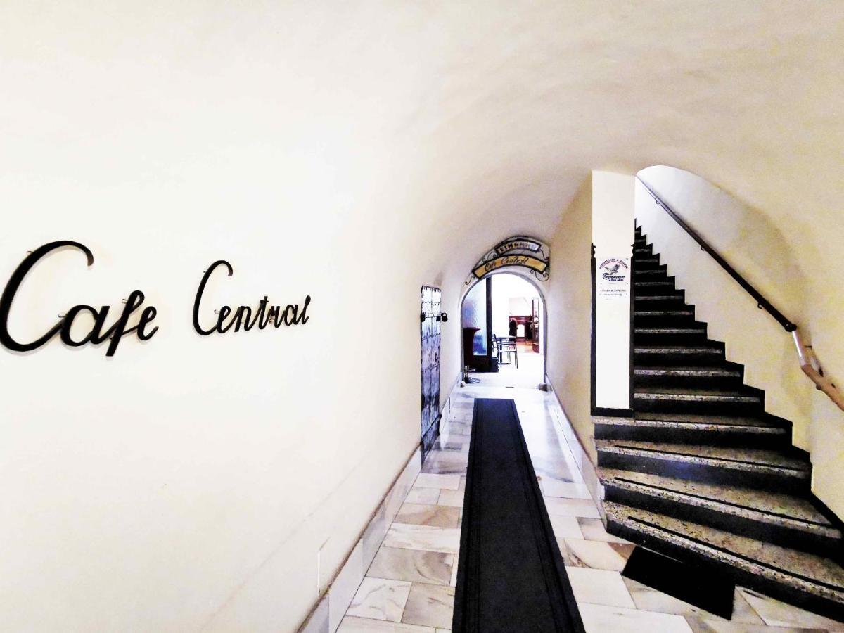 Ferienwohnung Himmelberg 80M2 In Der Altstadt Und Toll Fuer Familien Klagenfurt am Woerthersee ภายนอก รูปภาพ