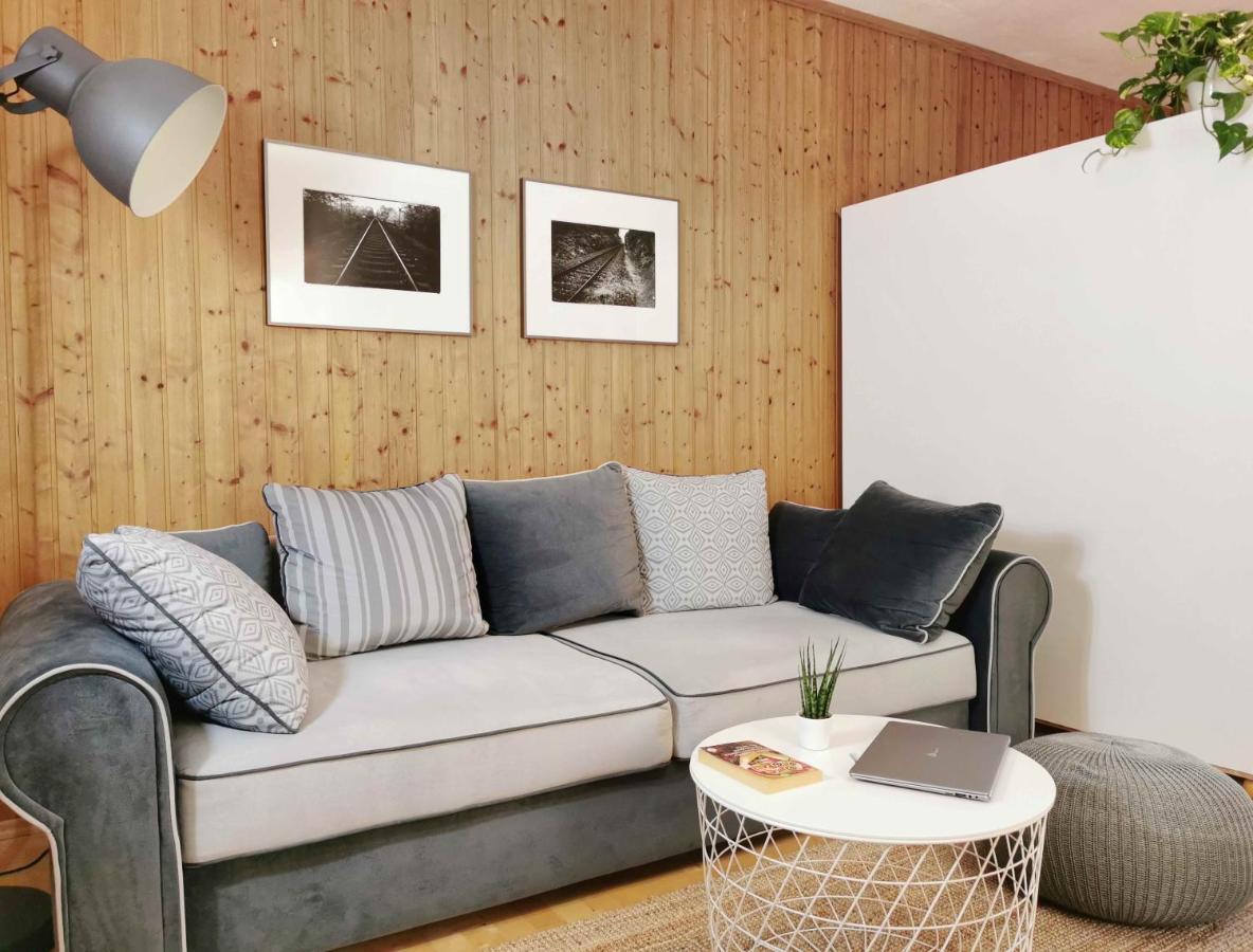 Ferienwohnung Himmelberg 80M2 In Der Altstadt Und Toll Fuer Familien Klagenfurt am Woerthersee ภายนอก รูปภาพ